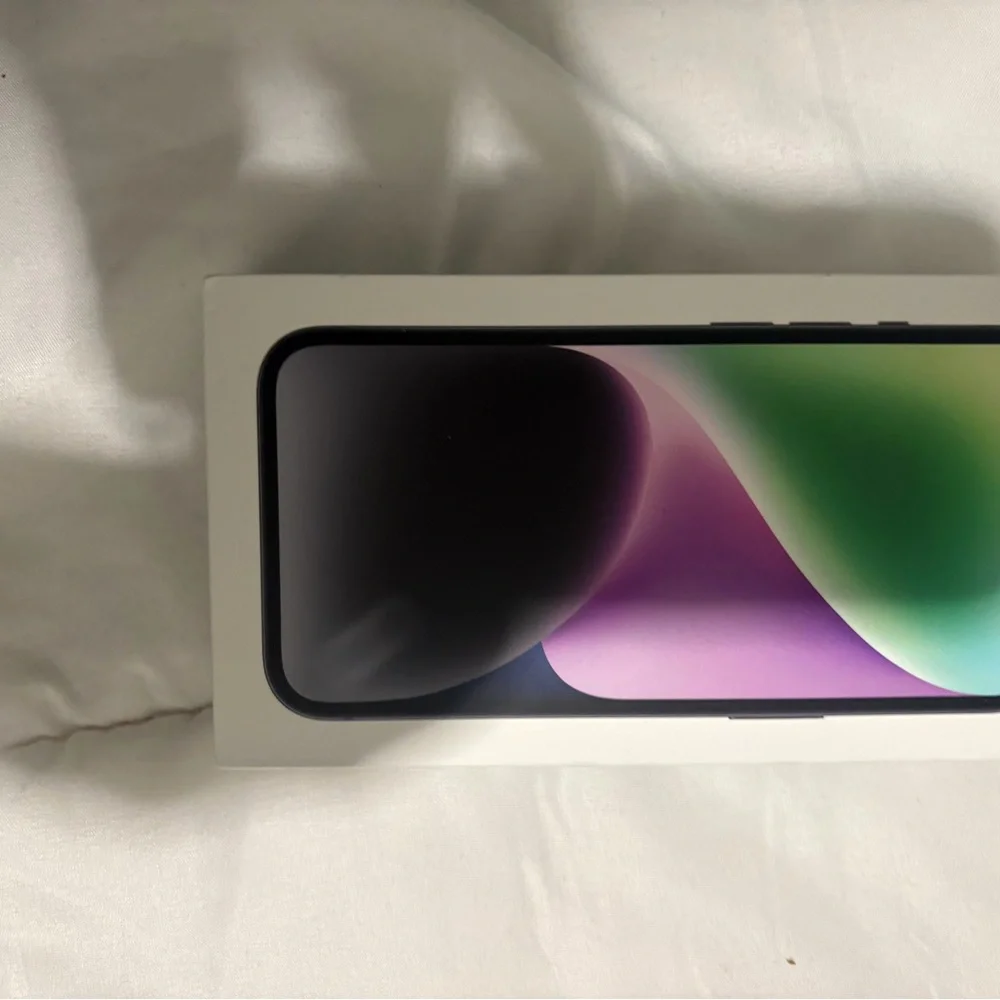 Apple iPhone in Pink empty boxes